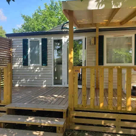 Mobilhome 3 Chambres Et Terrasse Camping *